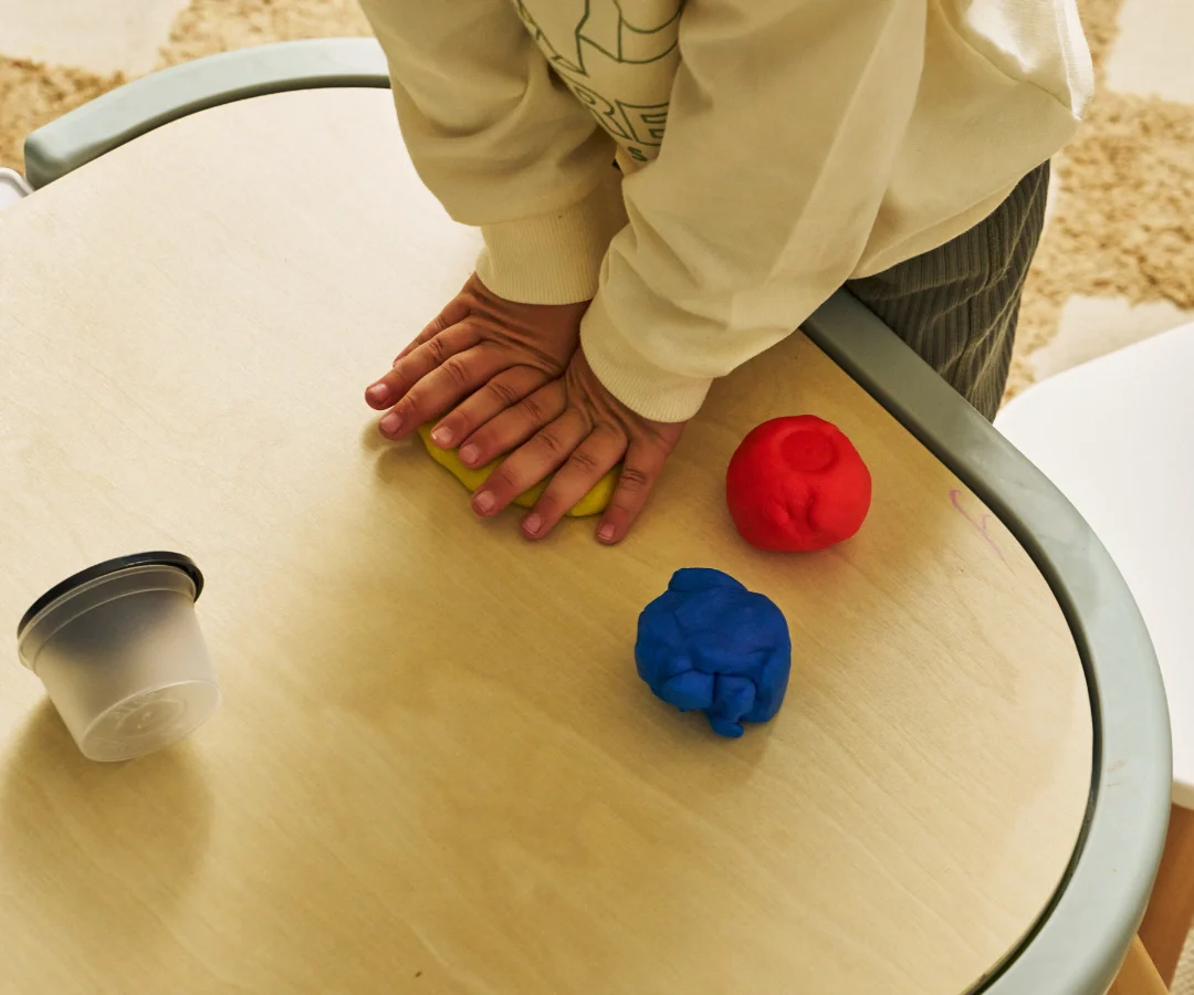 Spieltisch & Stuhl Set - Image 31